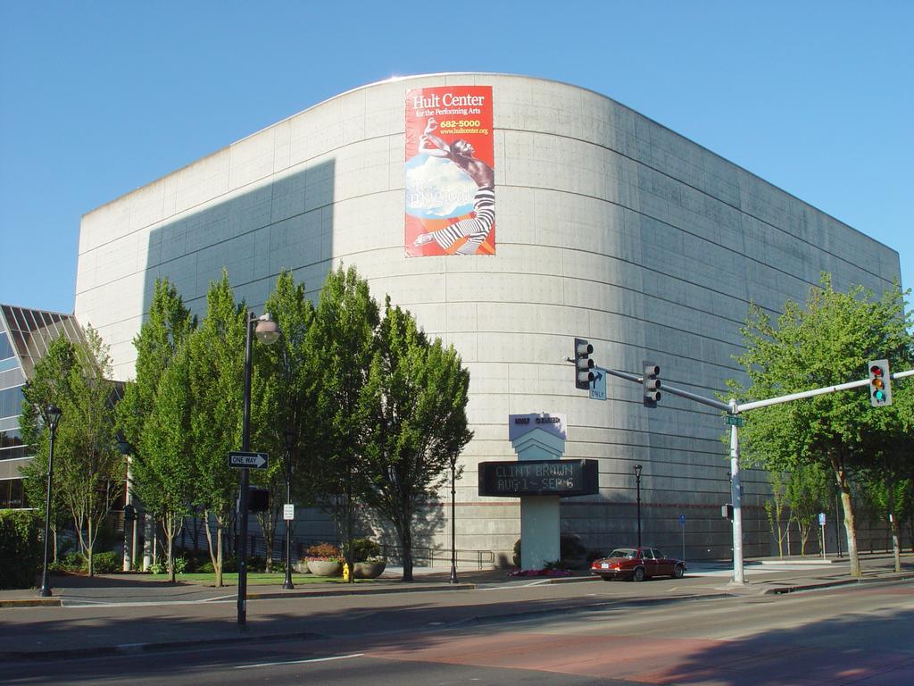 Travelodge By Wyndham Eugene Downtown/University Of Oregon Εξωτερικό φωτογραφία